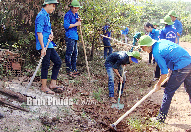 Chơn Th&agrave;nh thực hiện Quy định 101-QĐ/TW