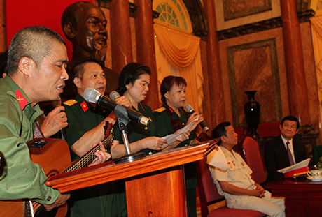 "Chủ tịch nước ra lệnh, ch&uacute;ng t&ocirc;i sẵn s&agrave;ng l&ecirc;n đường"