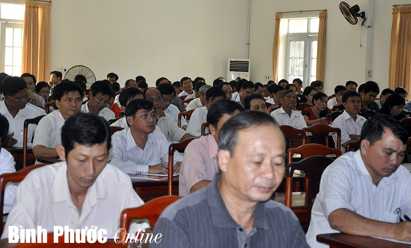 Hơn 200 c&aacute;n bộ Khối cơ quan d&acirc;n ch&iacute;nh đảng dự hội nghị triển khai, qu&aacute;n triệt Hiến ph&aacute;p 2013