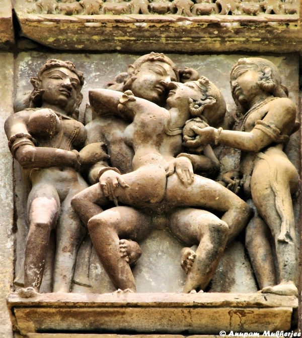 Đỏ mặt với ngôi đền ‘hoan lạc’ ở Ấn Độ