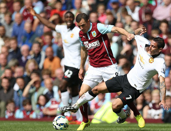 Burnley 0-0 Man Utd: Di Maria chưa thể cứu rỗi Van Gaal
