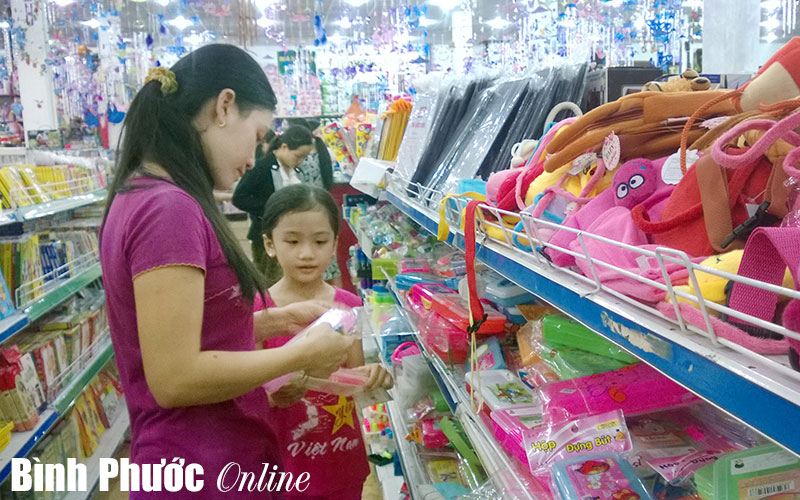 Đồ dùng học tập năm học mới: Hàng nội địa chiếm lĩnh