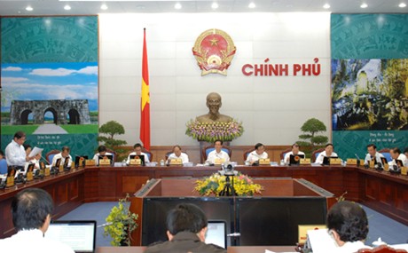 Thủ tướng chủ tr&igrave; phi&ecirc;n họp Ch&iacute;nh phủ th&aacute;ng 9