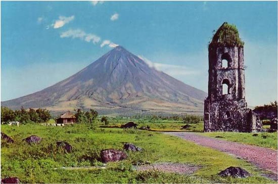 Philippines sơ tán hàng ngàn người tránh núi lửa