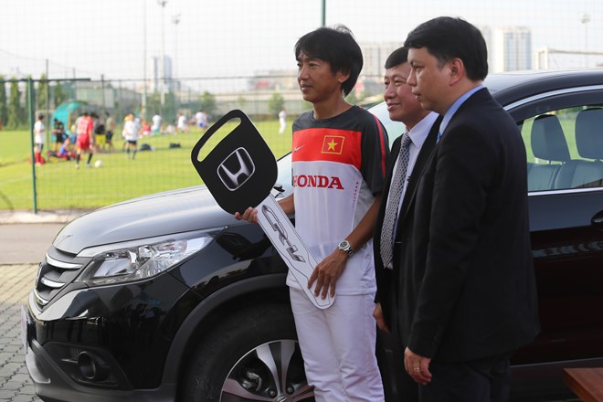 Cầu thủ Việt Nam sẽ được tặng xe máy Honda nếu vô địch AFF Cup