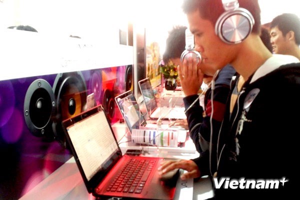 Hoàn tất việc hàn tuyến cáp quang biển quốc tế AAG vào ngày 30-7