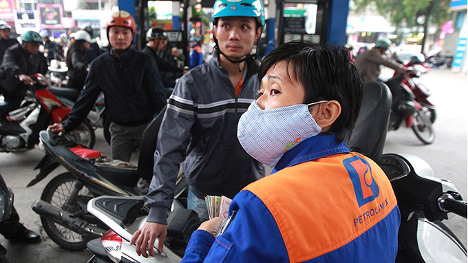 Doanh nghiệp đòi tăng chi phí kinh doanh xăng dầu