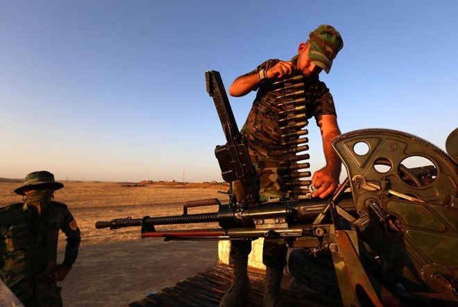 Đức viện trợ tên lửa chống tăng và súng máy cho Iraq chống IS