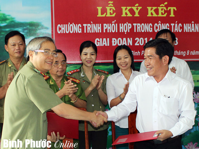 Hội chữ thập đỏ v&agrave; C&ocirc;ng an tỉnh: Phối hợp thực hiện c&ocirc;ng t&aacute;c nh&acirc;n đạo