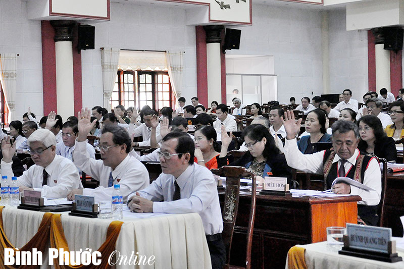 Tập trung nguồn lực khắc phục kh&oacute; khăn để ph&aacute;t triển kinh tế