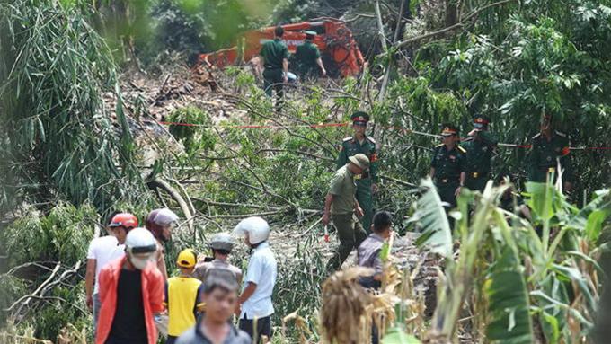 Tổng b&iacute; thư Nguyễn Ph&uacute; Trọng dự lễ viếng 18 liệt sĩ