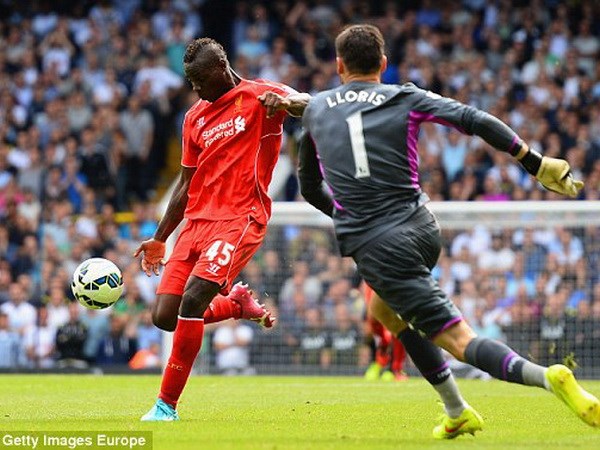 Liverpool vùi dập Tottenham trong ngày ra mắt Mario Balotelli
