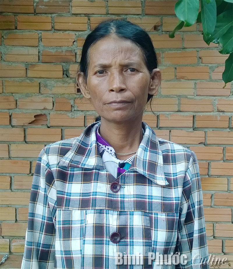 Nữ sinh trường THCS Lộc Kh&aacute;nh mất t&iacute;ch sau khi đi mua card điện thoại