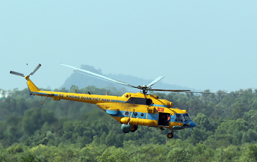 Trực thăng rơi ở ngoại thành Hà Nội, 16 người chết
