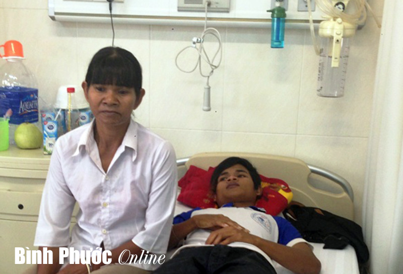 Phải nhập viện sau khi rời trụ sở c&ocirc;ng an x&atilde;