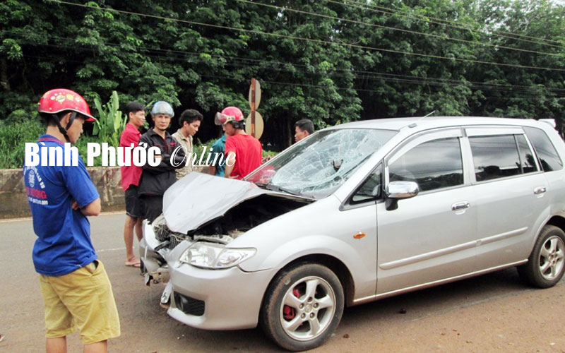 Ph&aacute; k&eacute;t sắt trộm v&agrave;ng, bị chủ nh&agrave; d&ugrave;ng &ocirc;t&ocirc; đuổi theo t&ocirc;ng chết