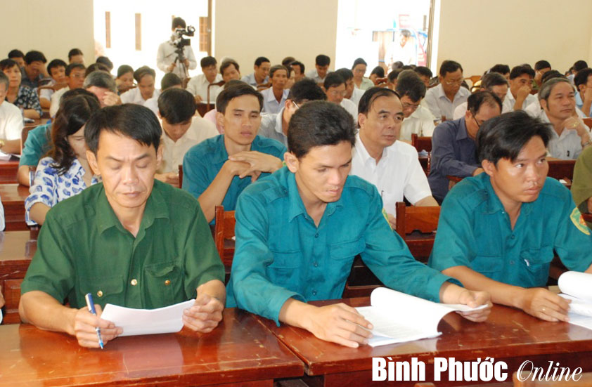 220 c&aacute;n bộ TX. Đ&ocirc;̀ng Xoài dự h&ocirc;̣i nghị tri&ecirc;̉n khai ph&aacute;p luật