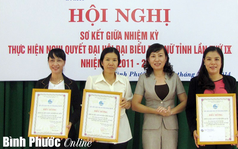 Hội LHPN xây dựng nông thôn mới bằng những việc làm cụ thể