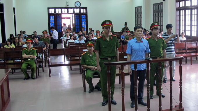 Nguy&ecirc;n Ph&oacute; GĐ c&ocirc;ng an Hải Ph&ograve;ng l&atilde;nh th&ecirc;m 15 th&aacute;ng t&ugrave;