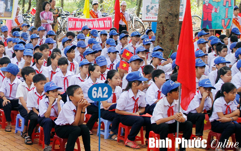 Thị xã Đồng Xoài phấn đấu 95% học sinh tham gia BHYT