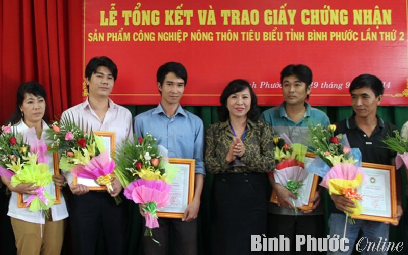 T&ocirc;n vinh 19 sản phẩm c&ocirc;ng nghiệp n&ocirc;ng th&ocirc;n ti&ecirc;u biểu