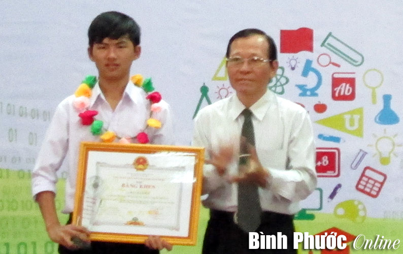 Trao giải cuộc thi Sáng tạo thanh thiếu niên,  nhi đồng tỉnh lần thứ VII