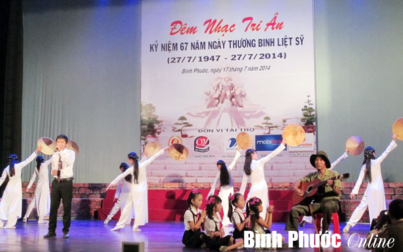 &ldquo;Đ&ecirc;m nhạc tri &acirc;n&rdquo; các anh hùng li&ecirc;̣t sĩ