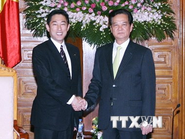 Thủ tướng Nguyễn Tấn Dũng tiếp Bộ trưởng Ngoại giao Nhật Bản