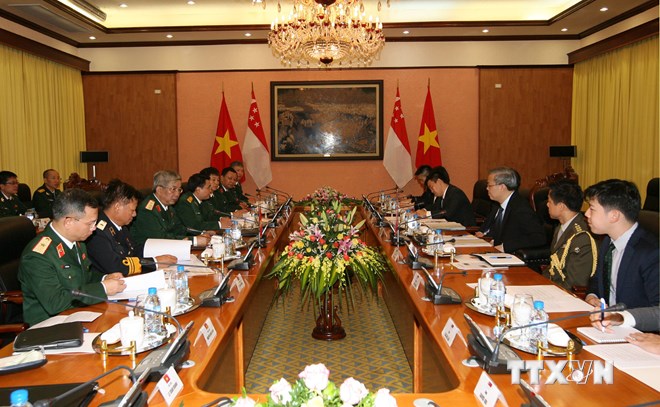 Đối thoại Ch&iacute;nh s&aacute;ch Quốc ph&ograve;ng Việt Nam v&agrave; Singapore