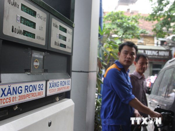 Giá xăng RON 92 giảm tiếp 500 đồng mỗi lít từ 16 giờ chiều 7-8