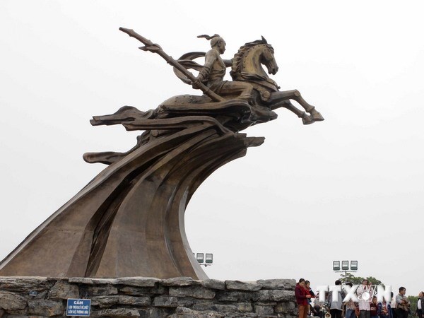 Ra mắt Tượng vàng Thánh Gióng chào mừng Giải phóng Thủ đô