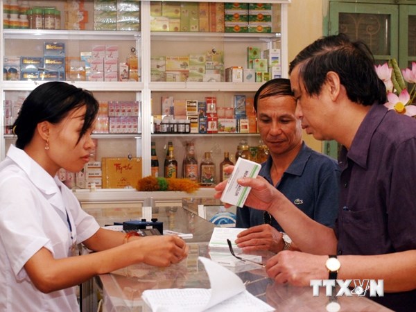 Đình chỉ 41 cơ sở kinh doanh thuốc không phép