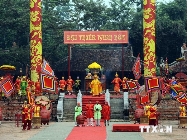 Hàng nghìn du khách về dự Lễ hội Lam Kinh 2014