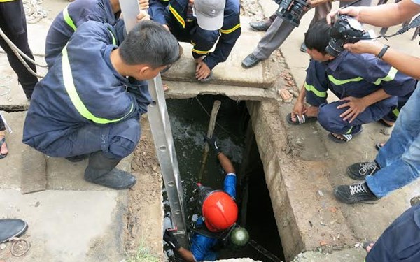 Tìm thấy thi thể bé trai mất tích ở cống thoát nước