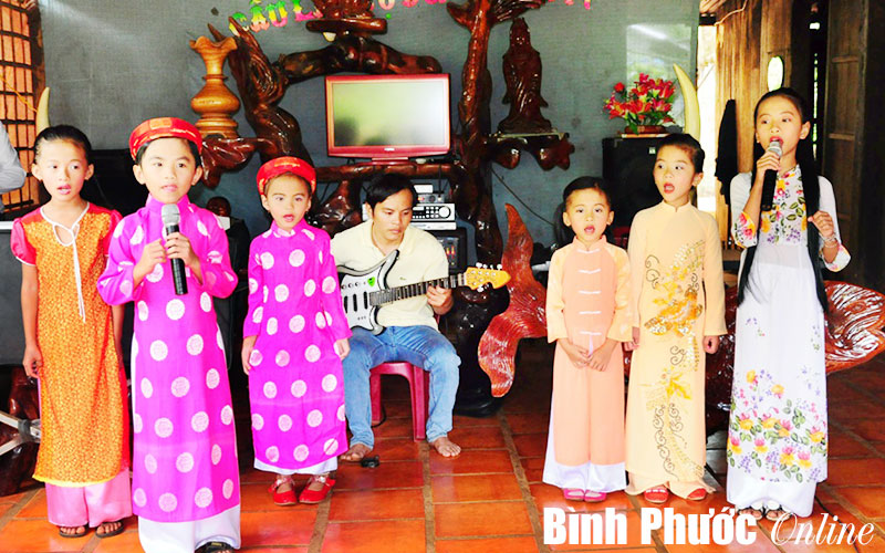 Về thôn Cây Da nghe đờn ca tài tử