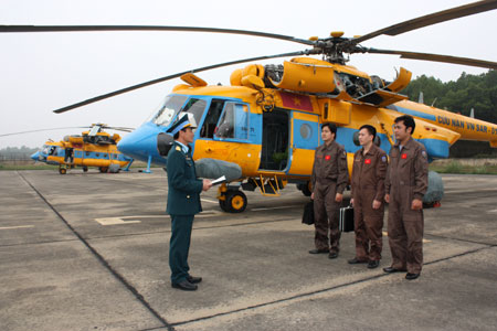 Tổ bay sống m&atilde;i trong l&ograve;ng nh&acirc;n d&acirc;n, đồng đội
