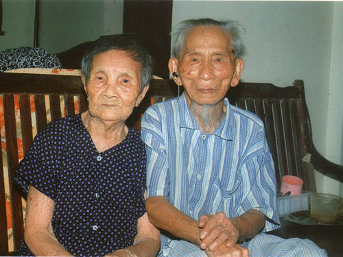 Kỷ lục Việt Nam: Cặp vợ chồng cùng sống trên 100 tuổi