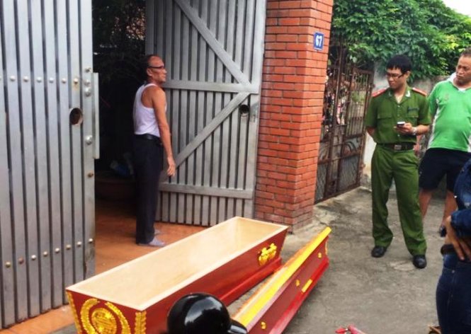 Đặt quan t&agrave;i trước nh&agrave; đ&ograve;i lại tiền &ldquo;chạy &aacute;n&rdquo;