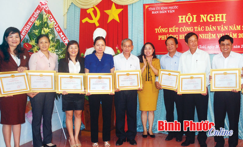 Ph&aacute;t động c&aacute;c phong tr&agrave;o thi đua d&acirc;n vận ch&agrave;o mừng Đại hội Đảng