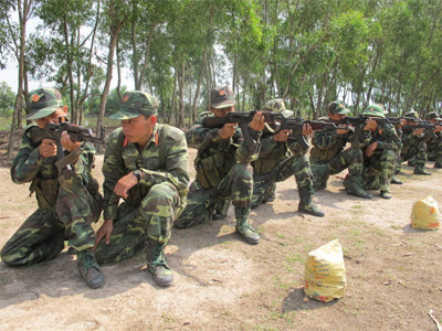 123 cán bộ, chiến sĩ tham gia giải bắn súng