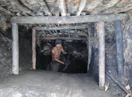 Làm sao sống sót khi mắc kẹt trong hầm sập