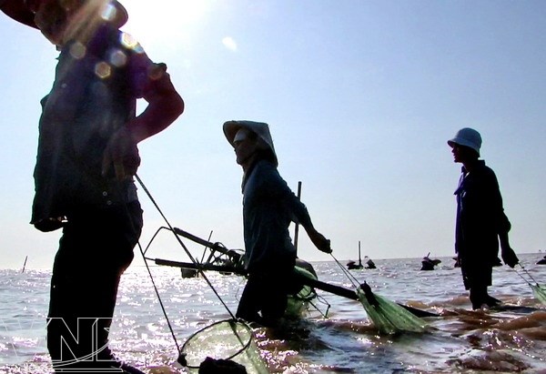  Lật thuyền đi cào ngao, làm 6 người tử vong