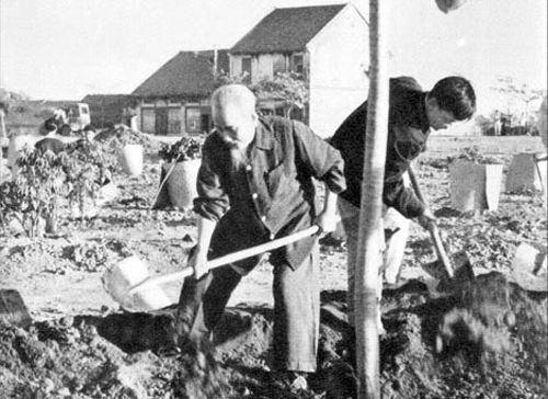 Học B&aacute;c ứng xử với thi&ecirc;n nhi&ecirc;n, m&ocirc;i trường