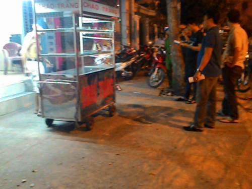 Đ&acirc;m ch&eacute;m kinh ho&agrave;ng từ nh&agrave; đến bệnh viện