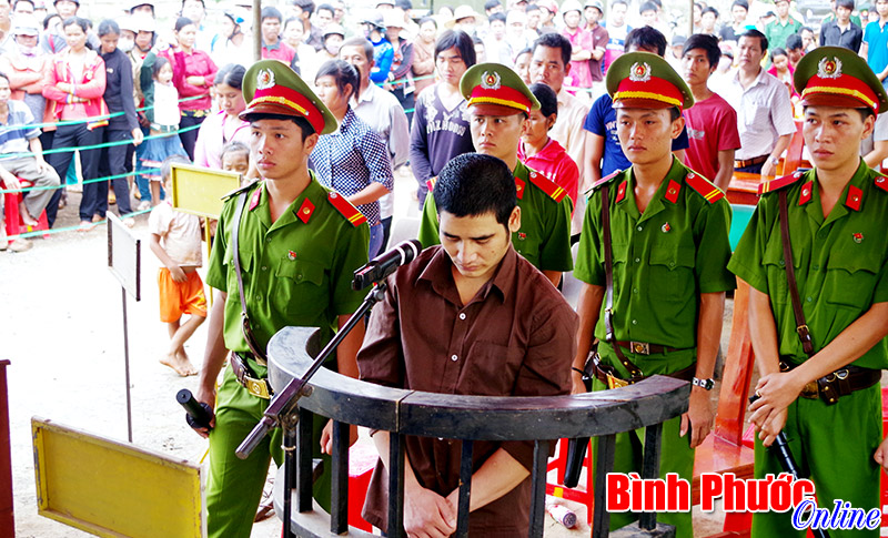 Bản lĩnh những chiến sĩ &ldquo;song h&agrave;nh&rdquo; c&ugrave;ng tội phạm