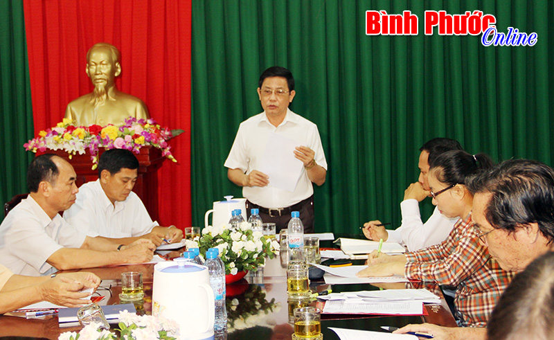 Ban Văn h&oacute;a - X&atilde; hội thẩm tra c&aacute;c nội dung tr&igrave;nh HĐND tỉnh