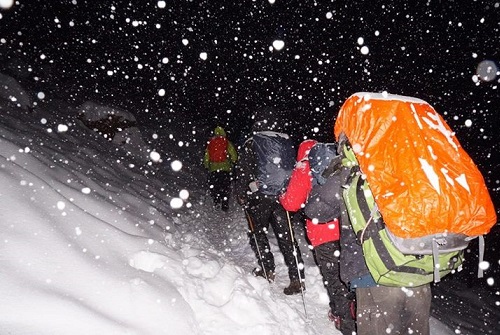 48h sống sót qua bão tuyết của cô gái Việt trên dãy Himalaya