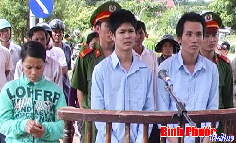 L&atilde;nh &aacute;n 5 năm 6 th&aacute;ng t&ugrave; v&igrave; đ&ograve;i nợ bằng dao