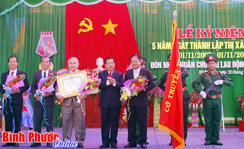 Thị x&atilde; B&igrave;nh Long kỷ niệm 5 năm ng&agrave;y th&agrave;nh lập