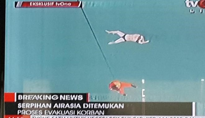 Phát hiện thêm nhiều thi thể nạn nhân vụ máy bay AirAsia mất tích